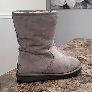 UGG Suede Grey Boots 1016591 Size 8